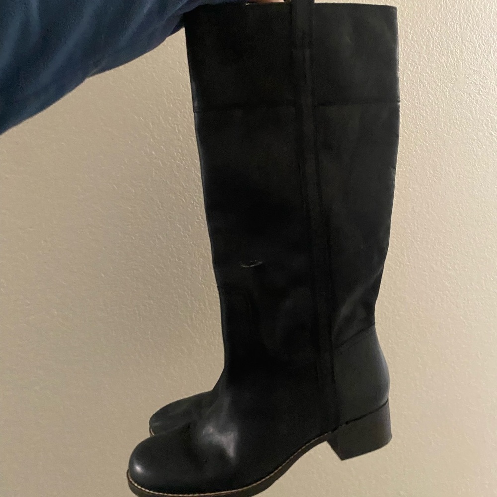 Black boots women’s size 12